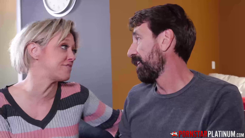 Pornstar Platinum: PORNSTARPLATINUM- Velká prsa milfka Dee Williams v divoké trojce