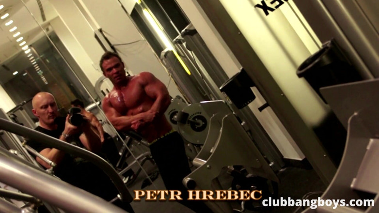 Club Bang Boys: Amatérští fitness chlapci v tělocvičně