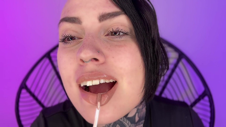 Miss Valentina: Lipgloss崇拜