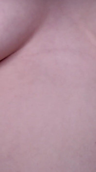 Přírodní kozy Chvějící se poskakující kapky detailní bradavky