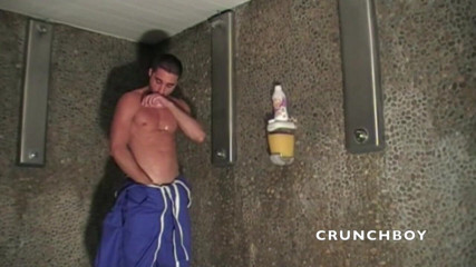 Crunch Boy: Kembar seksi dikongkek bintang lucah Brice Farmer di bawah pancuran...