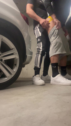 Black white studio: Parking