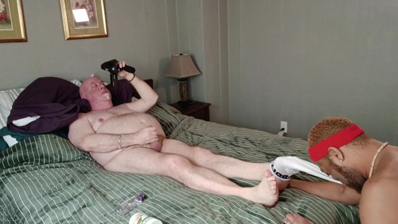 beardaddychub: Kennie Jai uctívá nohy Beardaddychubs