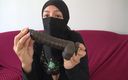 Souzan Halabi: Egyptská zahýbající manželka chce velké černé ptáky ve své arabské kundičce