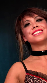 La sexy ragazza porno pawG hannah Shaw in un quartetto hardcore con stalloni bwc ben dotati