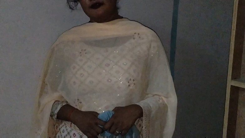 Nirman: 德西火辣大胸部印度女孩