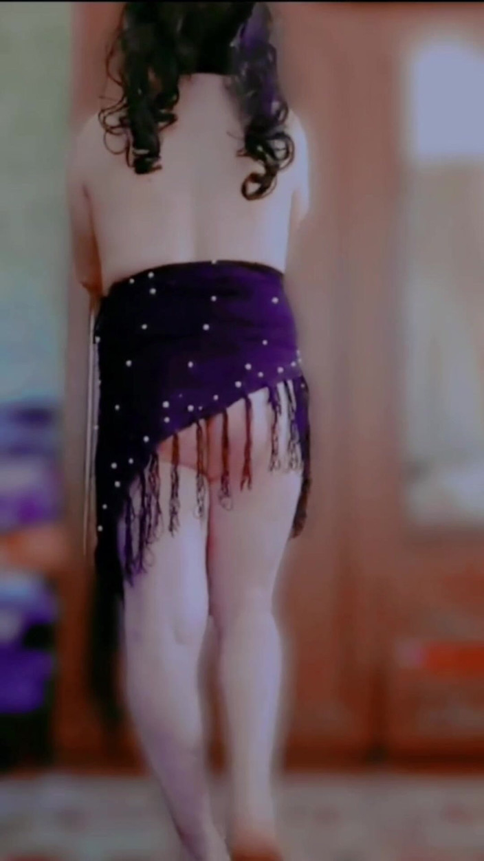 Kitty_Cross: Sissy grote maat man t shirt sexy mini hete slet...