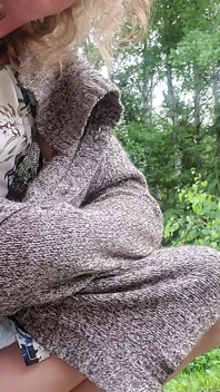 Na zewnątrz Chodzenie z wibratorską różdżką w Mojej dupie
