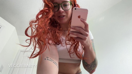 Veggiebabyy: 완벽한 무력감에 웃음과 이륙 실행