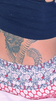 Tattoed - sexy gata estudante fodida em papai-e-mamãe depois da aula