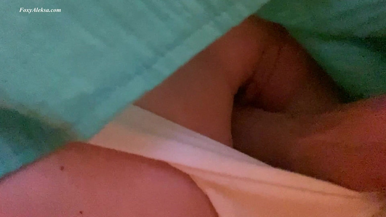 FoxyAleksa: Uno sconosciuto sotto la mia gonna sull'autobus