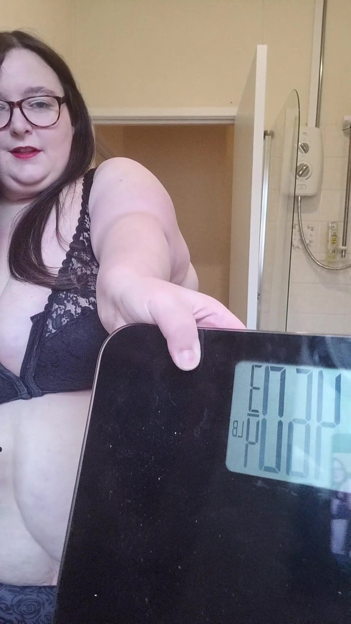 SSBBWLadyBrads: Nov pesa en 2022 golpe o señorita