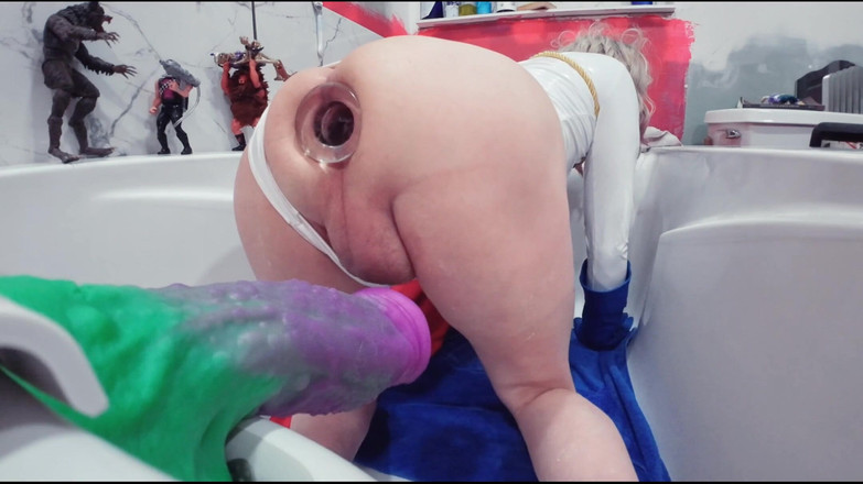 Tiffany Ciskiss: Fată cu fundul Tiffany Ciskiss - fată puternică costumată