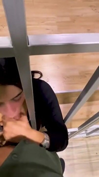MiLF colombiana portata alla stazione di polizia e scopata PUNTO di vista all'orgasmo! Kylei Ellish