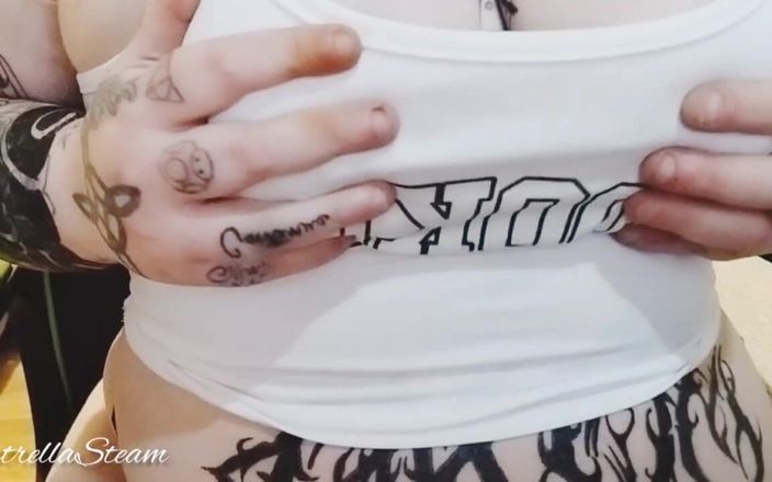 EstrellaSteam: Playing with My Tits with My Shirt On (私のシャツを着て私のおっぱいで遊ぶ)