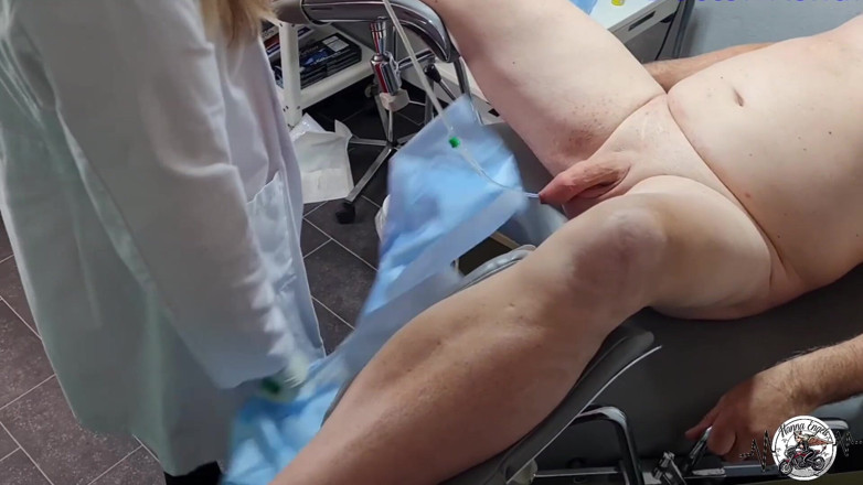 Hanna Engels: ハンナ・エンゲルス - カテーテルを入れて尿を排出する