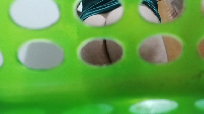 amateurbrazilian: Puoi vedere il mio sedere attraverso i buchi del green...