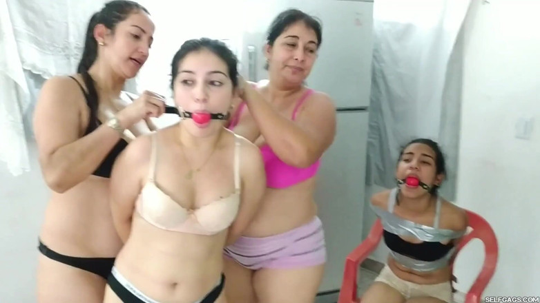Selfgags Latina Bondage: Mettre à profit les nouveaux bâillons de couilles de ma belle-mère ! (épisode 2...