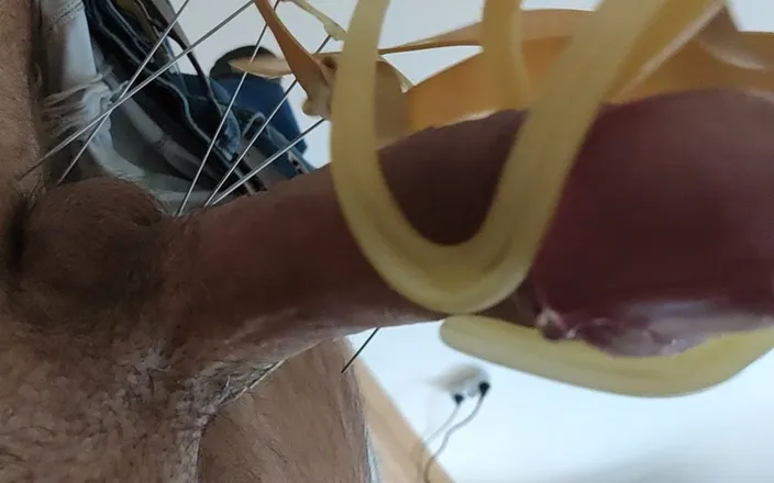 Mutsakin: Cumshot with a fly on my dick