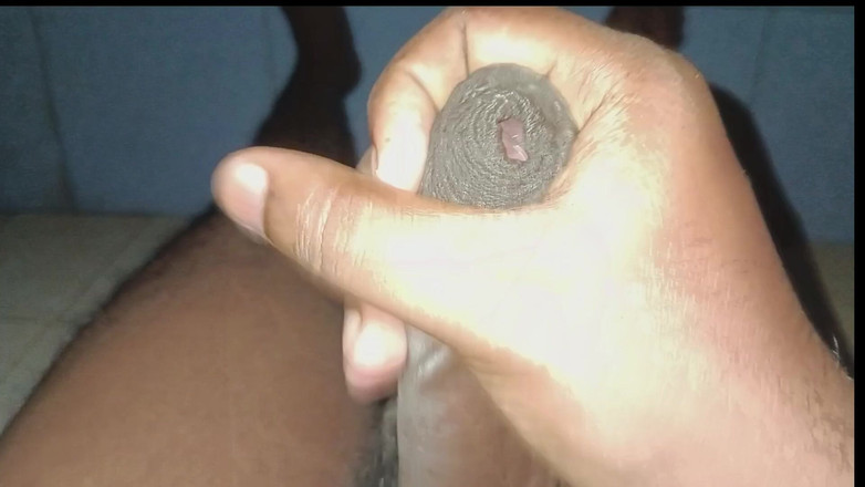 rahuman: Solo un ragazzo tamil accarezzando duramente
