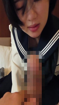 Atrapada por la carga del clan, una joven se enamora de su placer a la que trató de oponerse