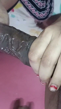 ฉันให้บาตีสีแดงเข้าปาก