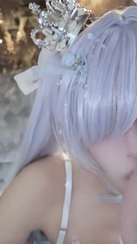 Splendida cosplayer inizia la mattina selvaggia mentre una sessione ravvicinata costruisce in un finale creampie