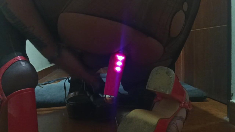 The magic: Jugando Con Un Rico Vibrador
