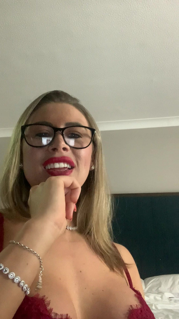 CALLIE ROKS: Пояс целомудрия моей рабыни, поклонение ступням
