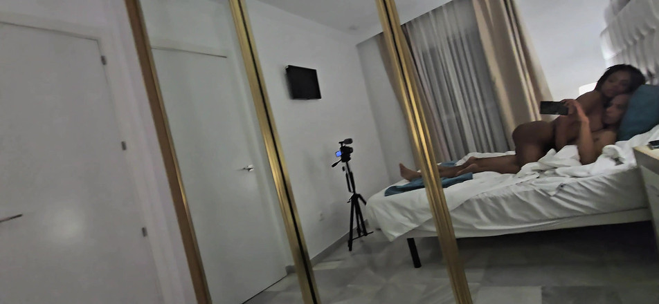 ep3kofficial: Ebenholz mit knackarsch reitet meinen bbc, bis er in ihr...