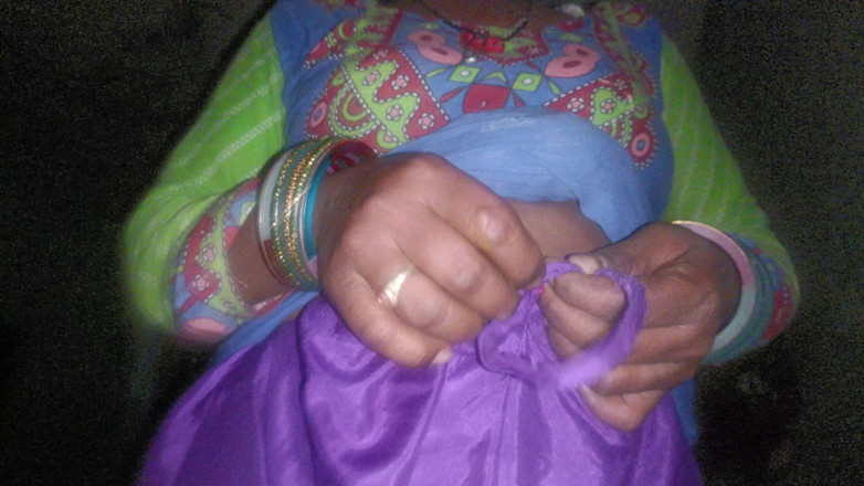 BlondAtom63: Bhabhi India super pendek