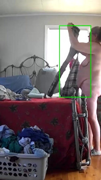 Mi-am prins mama sexy spălând rufe!