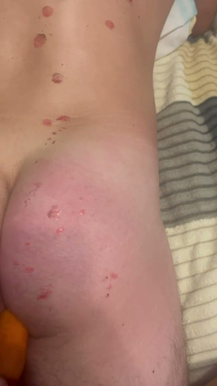 hot_bears_rus: Fucked My Ass with a Carrot