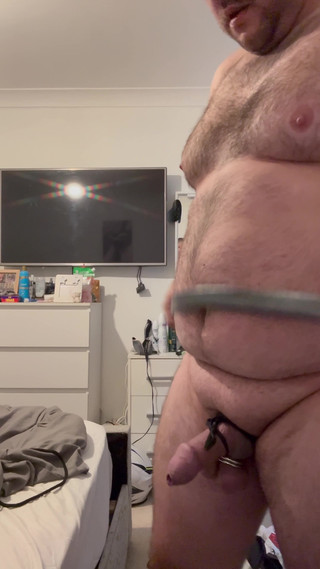 Shaun Cbt: Péro svázané pod oblečením, část 1