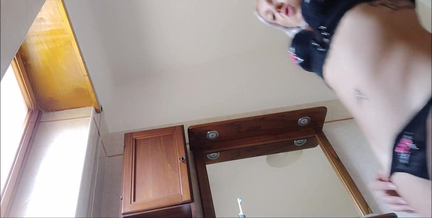 savannahamatoriale: Pizda aia frumoasă Chantal ne încântă cu Pișat și pârțuri