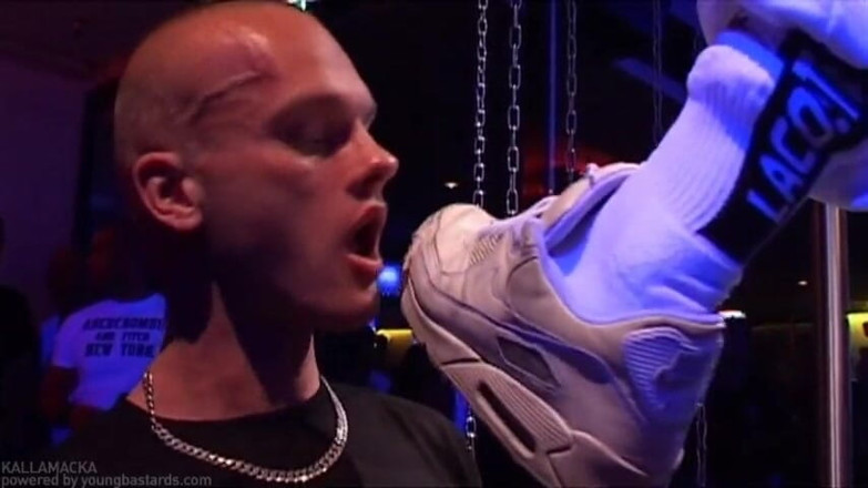 Young Bastards: Peto Coast Basti Winkler'i sikiyor - sahnede canlı