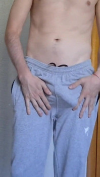 Chav Lad își masturbează pula