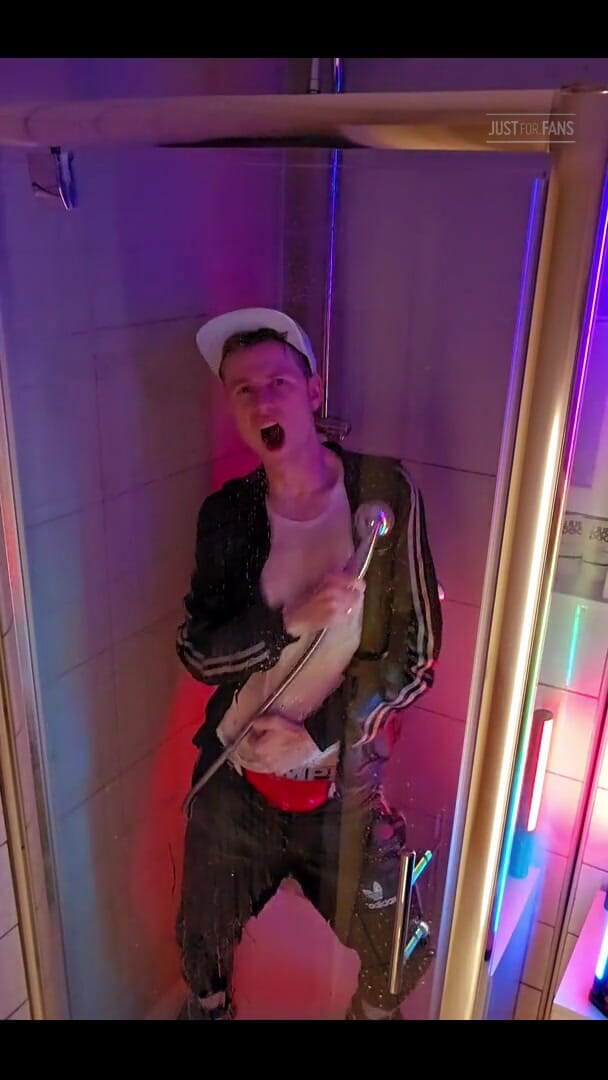 Roman Heart: Shower