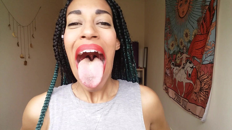 Golden lace: My Mouth and Fat Tongue