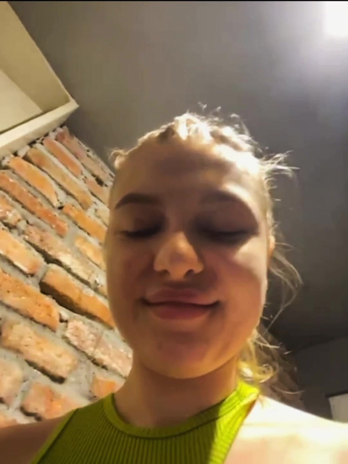 JuiceLussie: 疯狂的健身房操逼iso热