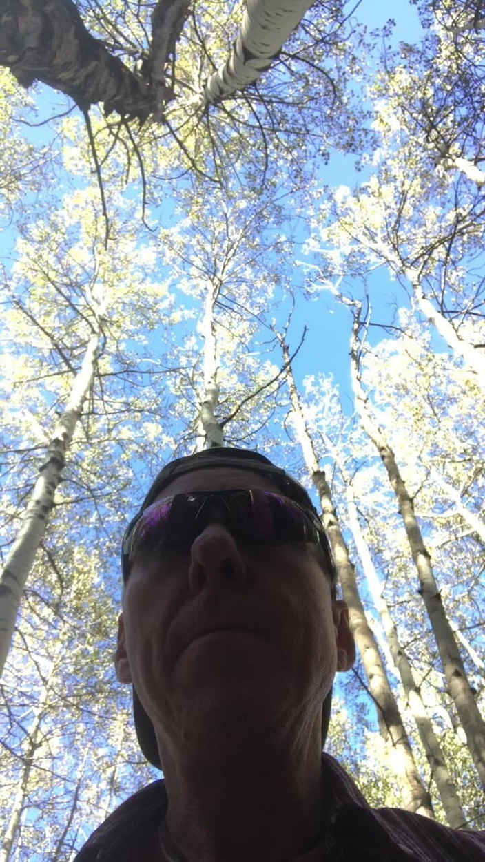 Adam Kaye: Подивіться, як Адам Кей дрочить і кінчає в лісі