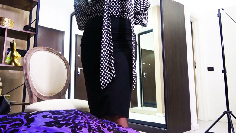 Goddess Celine: Locktober Day 1