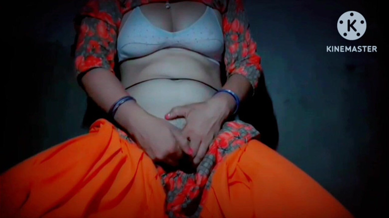TricolorMusic3: Nahé Mms sexy nahé dívky prstění její kundičky