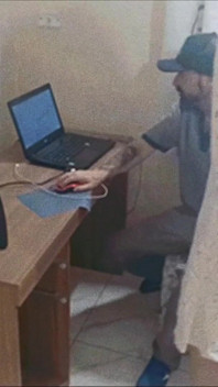 Bà nội trợ nhận kỹ thuật viên internet với quần áo gợi cảm!
