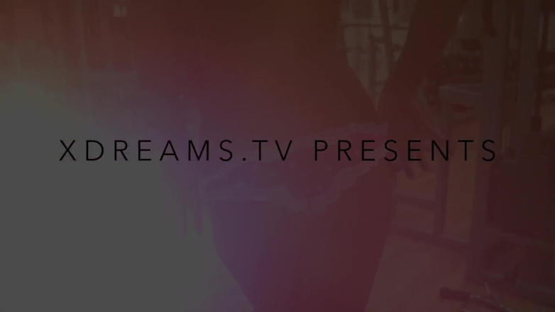 XdreamsTV: Mujer madura está cachonda y quiere marcar un hombre