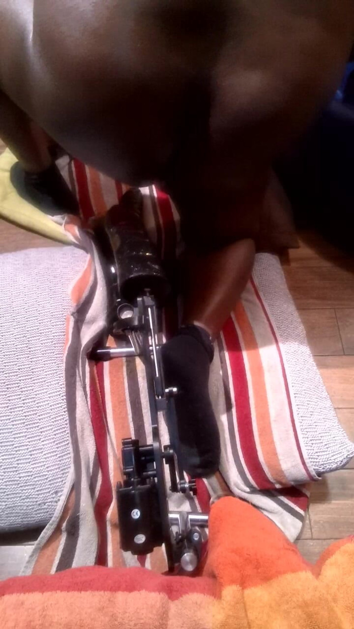 Blackassfr: Dildo Gigante