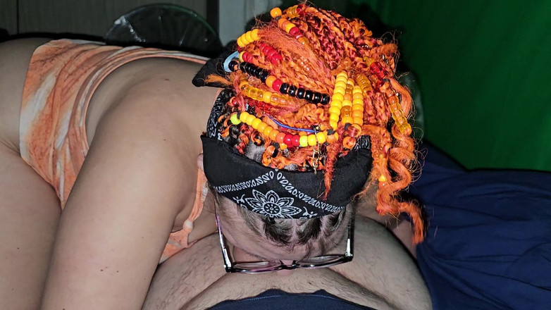 Funhousewife69: Wieder dabei, lutschte seinen schwanz, bis er in meinem mund...