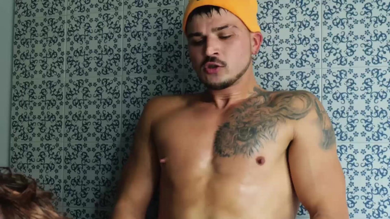 Tom Storm: Axel Two: Кристиан На Коленях