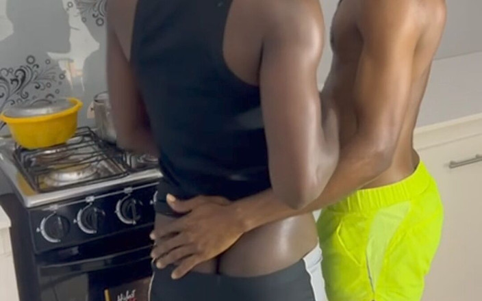 Chief_daddyy: Er kam den ganzen Weg aus dem ozeanischen Welt, um...