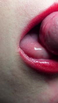 Primo Piano: Sensuali Labbra Rosse Rendono Il Tuo Cazzo Pulsante Sborra in Bocca! Il Miglior Vero Pompino Sciatto Asmr